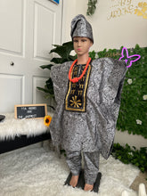 Load image into Gallery viewer, Luxury 4pcs Damask Agbada for a boy
