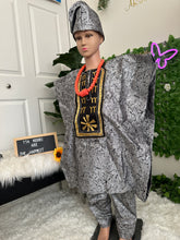 Load image into Gallery viewer, Luxury 4pcs Damask Agbada for a boy
