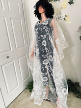 Load image into Gallery viewer, white Net Lace Bubu dress without inner
